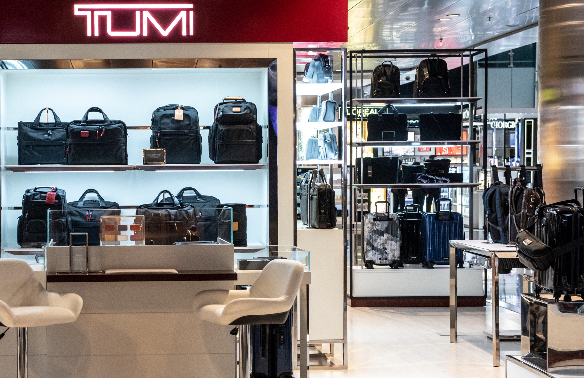 Come fly with Cartier's stunning new boutique at Suvarnabhumi Airport